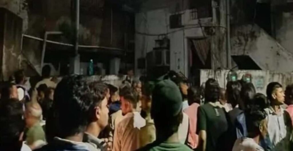 बंद घर में एक ही परिवार के पांच लोगों के शव मिलने से हड़कंप, हत्या या आत्महत्या ? पुलिस और फॉरेंसिक टीम कर रही जांच..